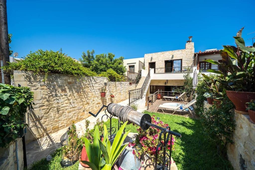 Arhontariki Luxury Apartment Pánormos エクステリア 写真